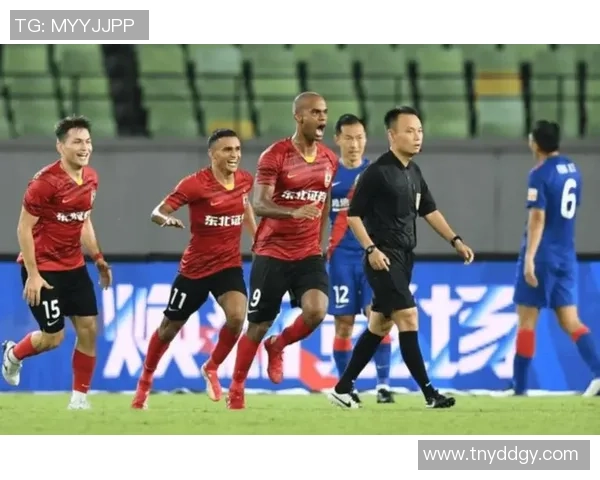 南京足球队以58分领跑世锦赛积分榜展现强劲实力