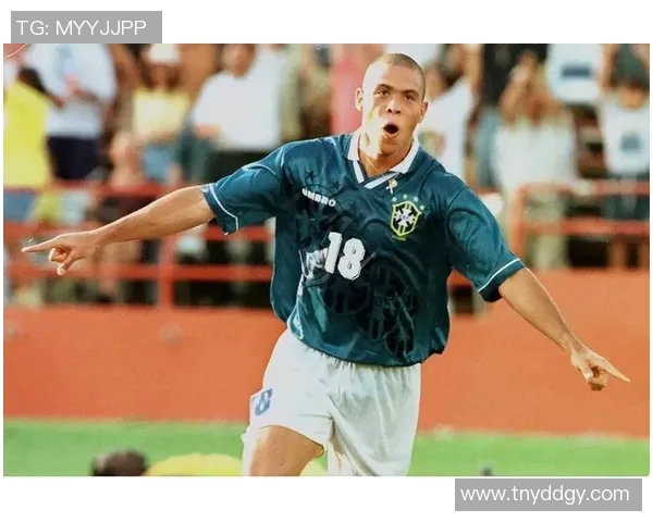 怀旧经典老足球明星海报图展现绿茵场上的传奇与荣耀